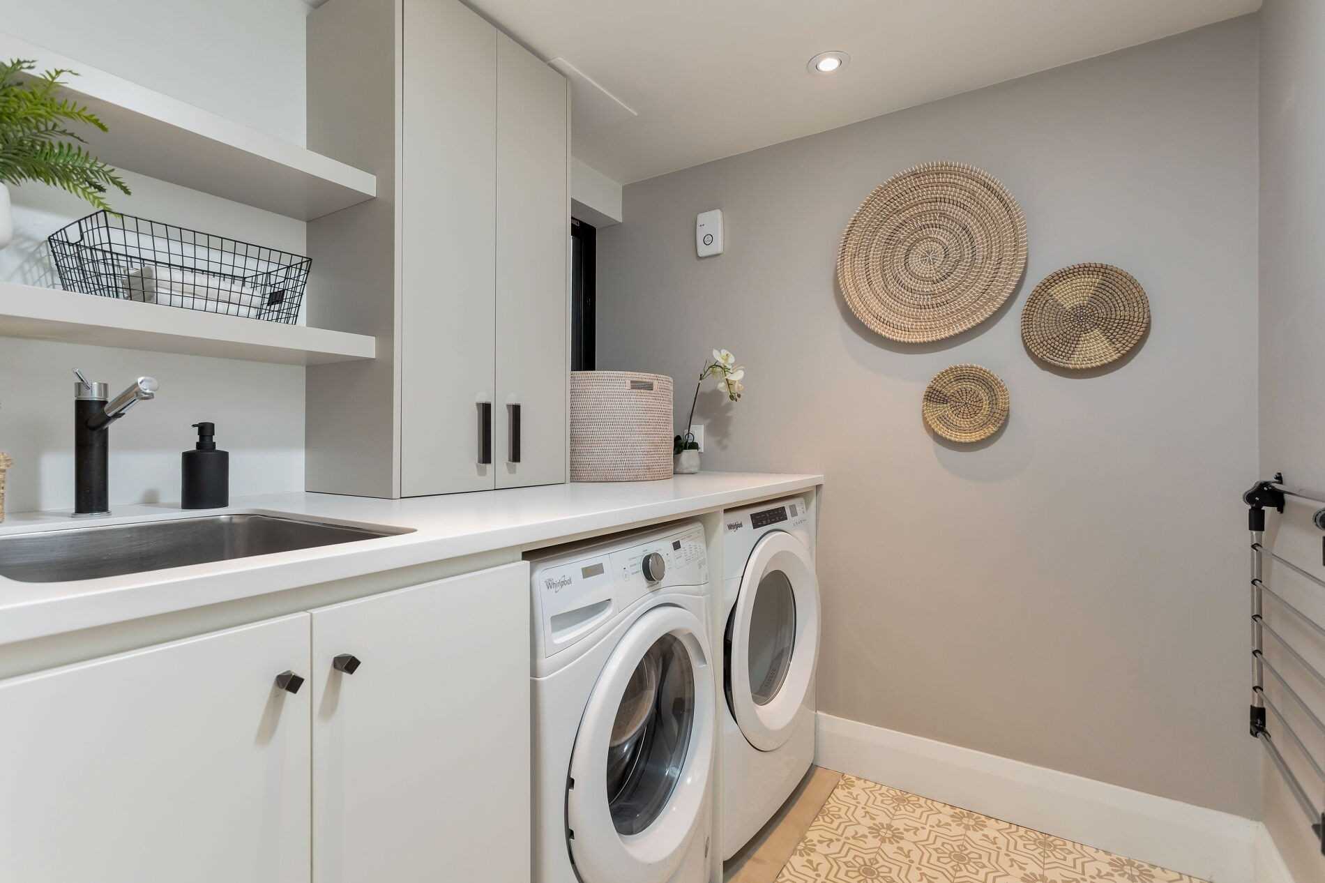 14 Rolyat St, Toronto, Ontario, Canada