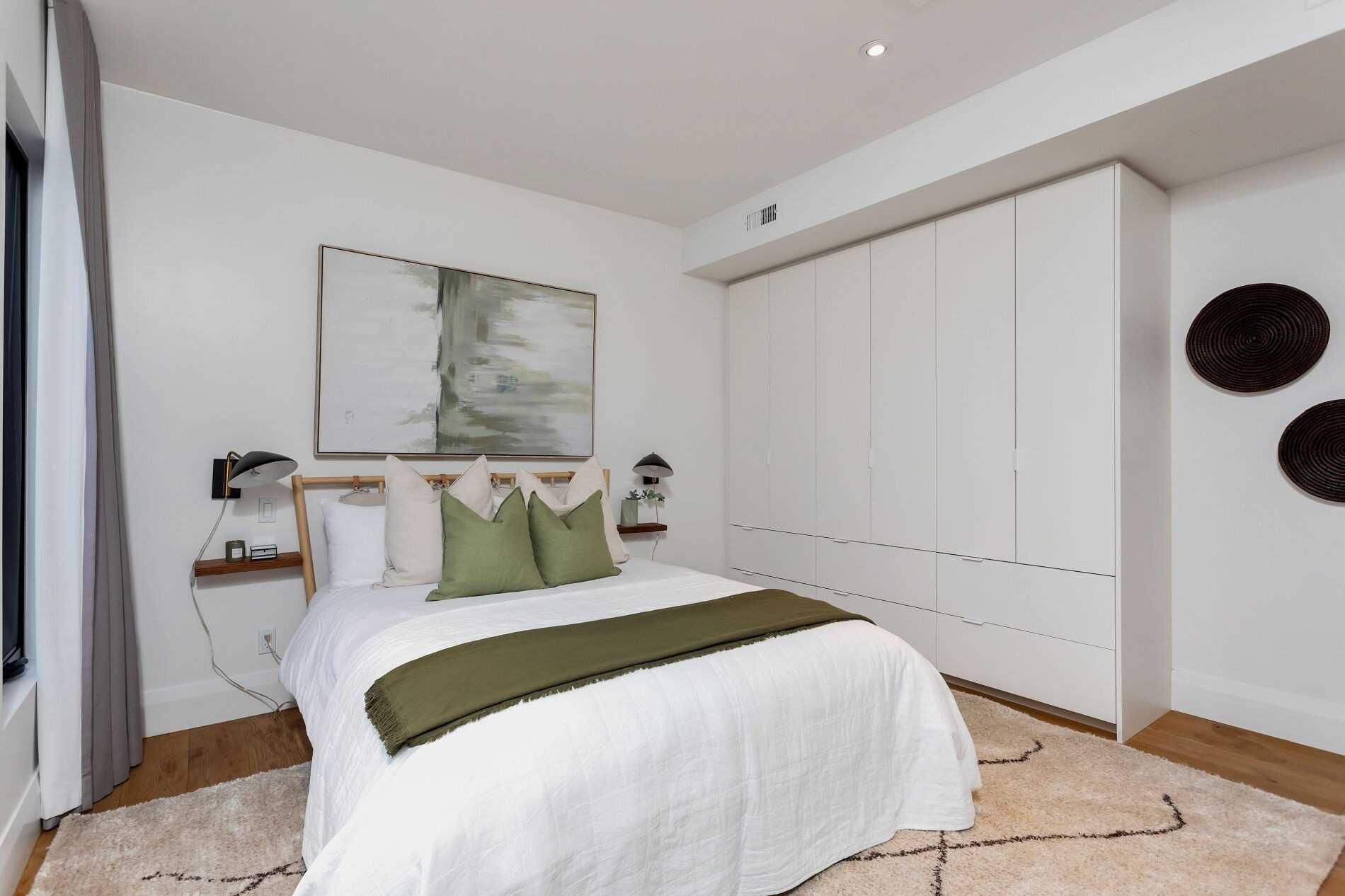 14 Rolyat St, Toronto, Ontario, Canada