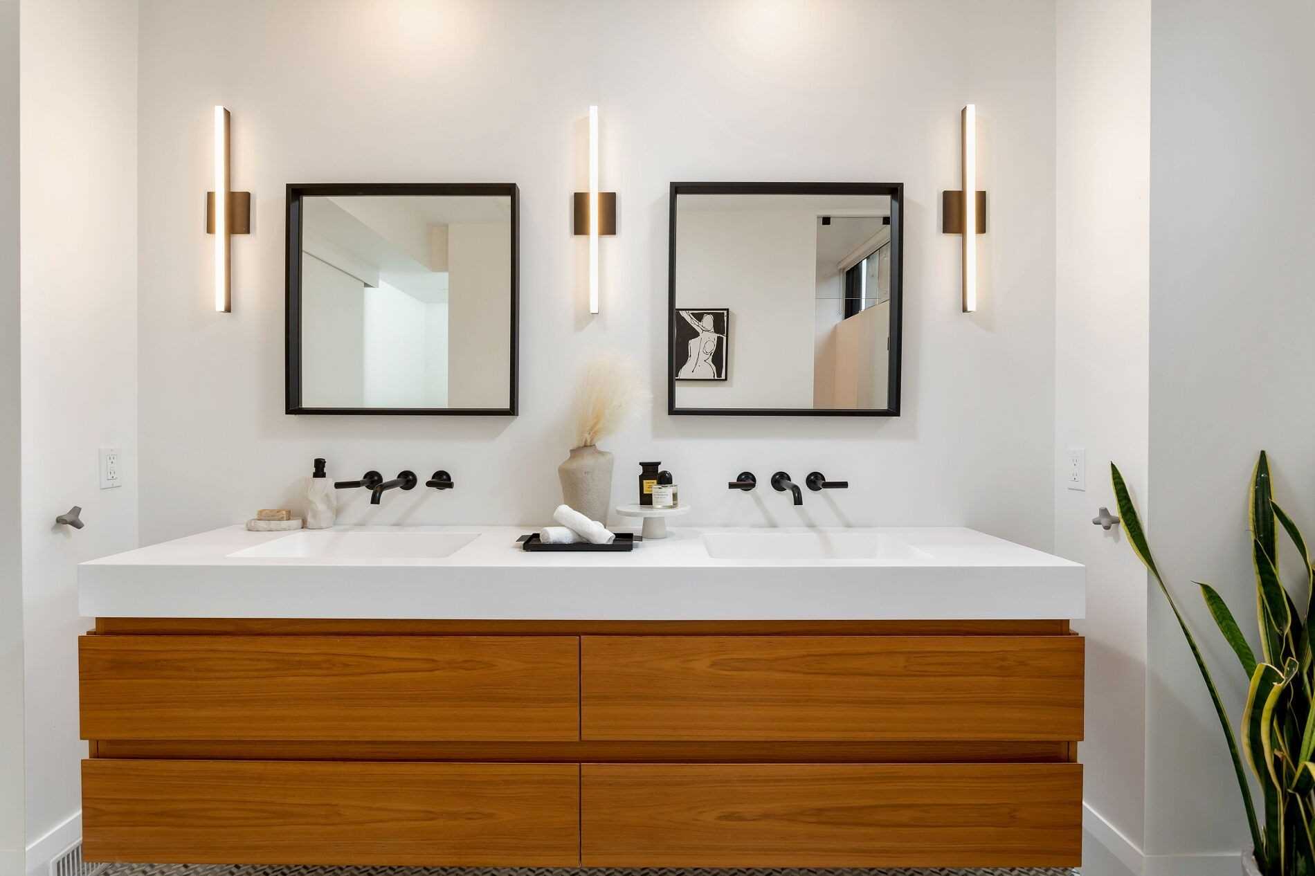 14 Rolyat St, Toronto, Ontario, Canada