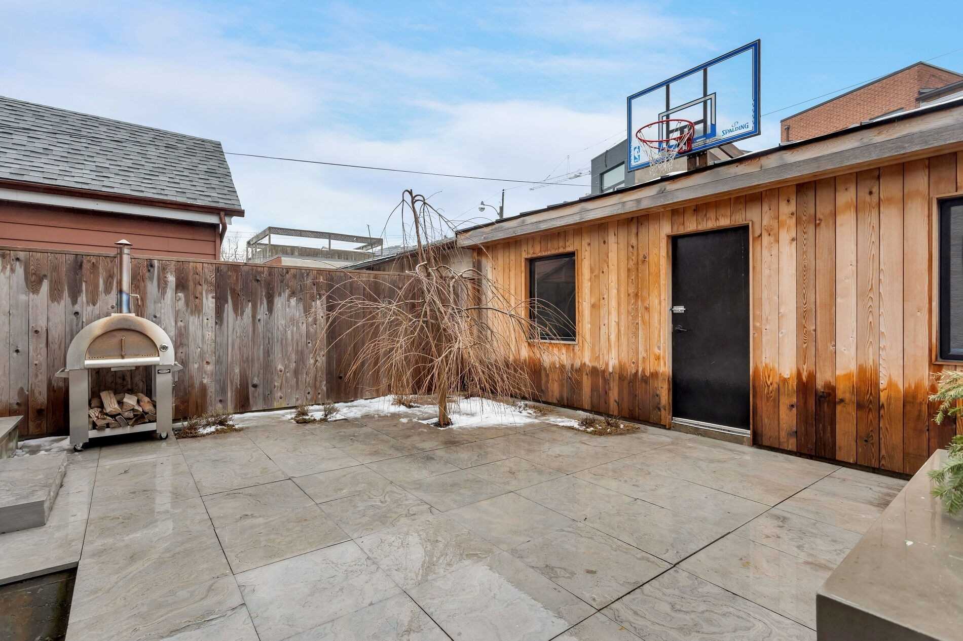 14 Rolyat St, Toronto, Ontario, Canada
