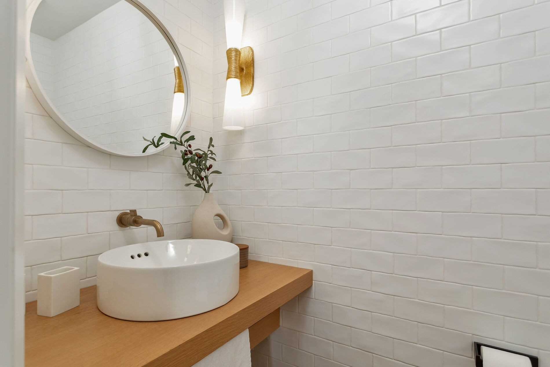 14 Rolyat St, Toronto, Ontario, Canada