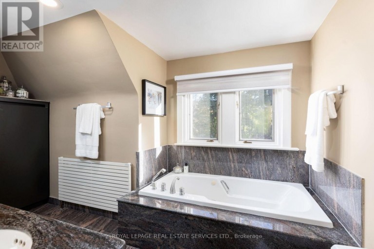 9 Kingsgarden Rd, Toronto, Ontario, Canada photo 15