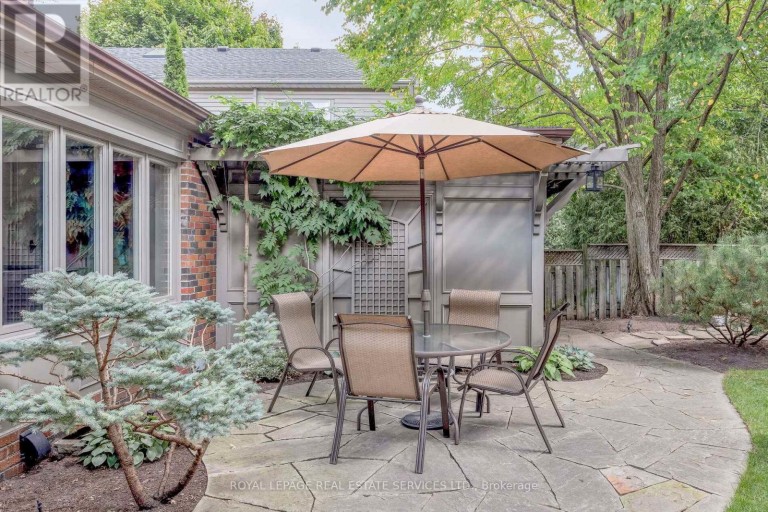 9 Kingsgarden Rd, Toronto, Ontario, Canada photo 11