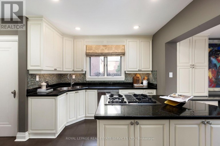 9 Kingsgarden Rd, Toronto, Ontario, Canada photo 7