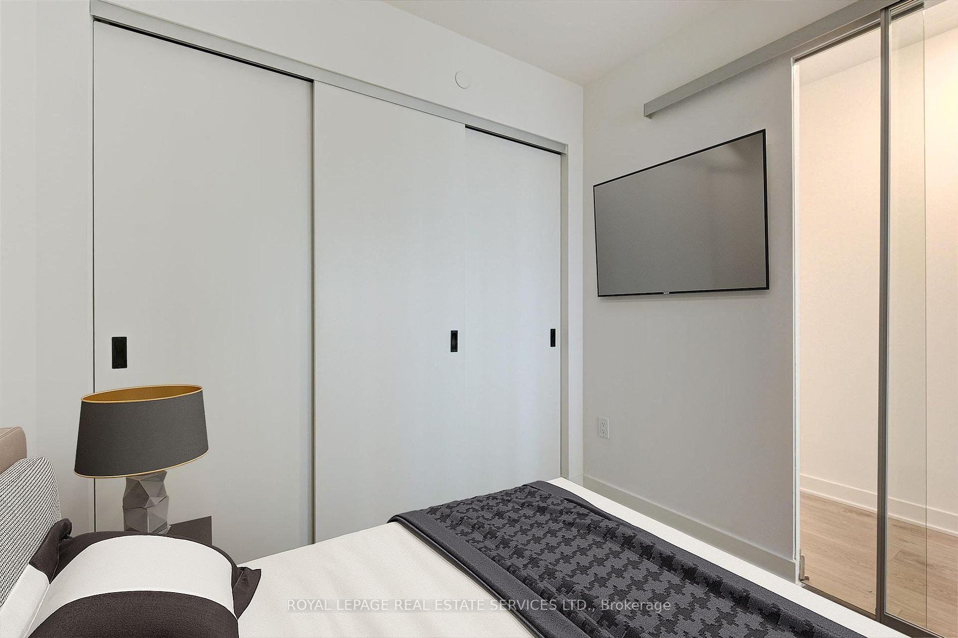 36 Zorra St, Toronto, Ontario, Canada photo 2