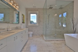 32 BETHNAL AVE, Toronto, Ontario, Canada