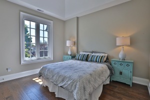 32 BETHNAL AVE, Toronto, Ontario, Canada
