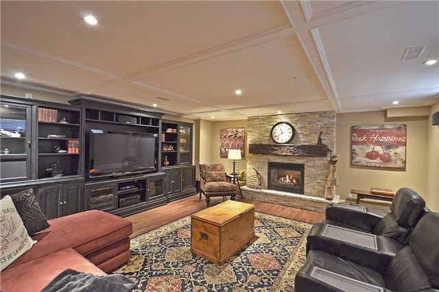 17 Lorraine Gdns, Toronto, Ontario, Canada