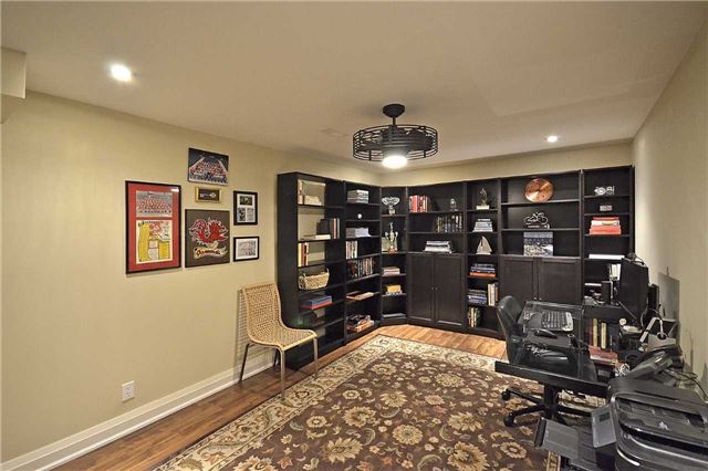 17 Lorraine Gdns, Toronto, Ontario, Canada