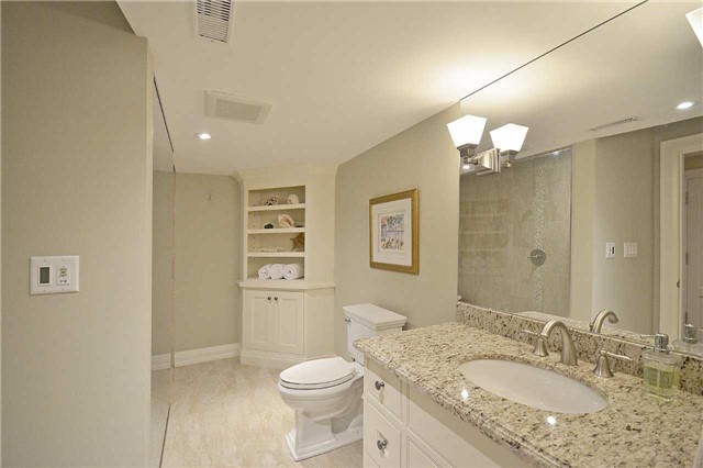 17 Lorraine Gdns, Toronto, Ontario, Canada