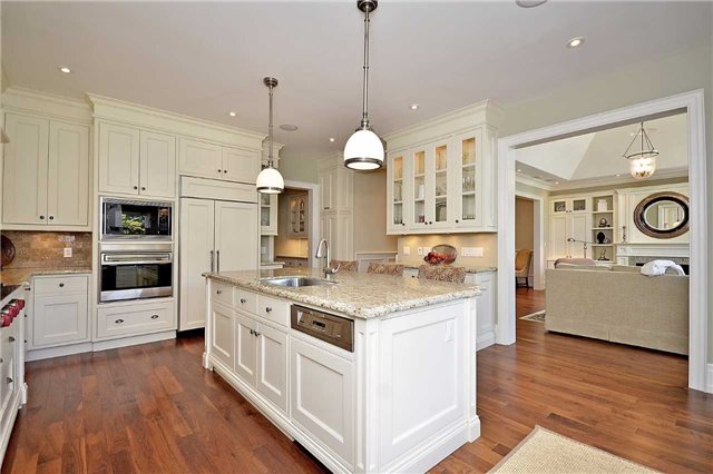 17 Lorraine Gdns, Toronto, Ontario, Canada