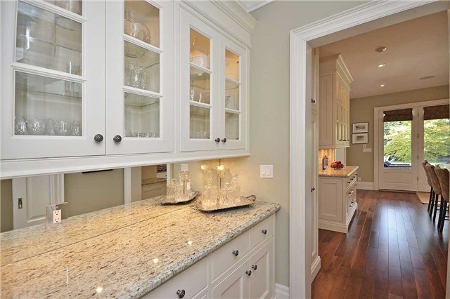 17 Lorraine Gdns, Toronto, Ontario, Canada