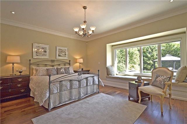 17 Lorraine Gdns, Toronto, Ontario, Canada