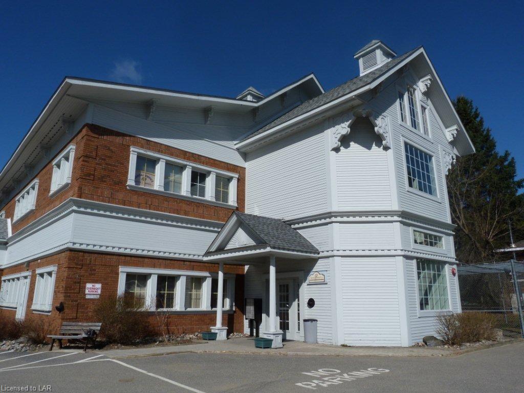 36 CHAFFEY Street Unit# 206, Huntsville Ontario, Canada