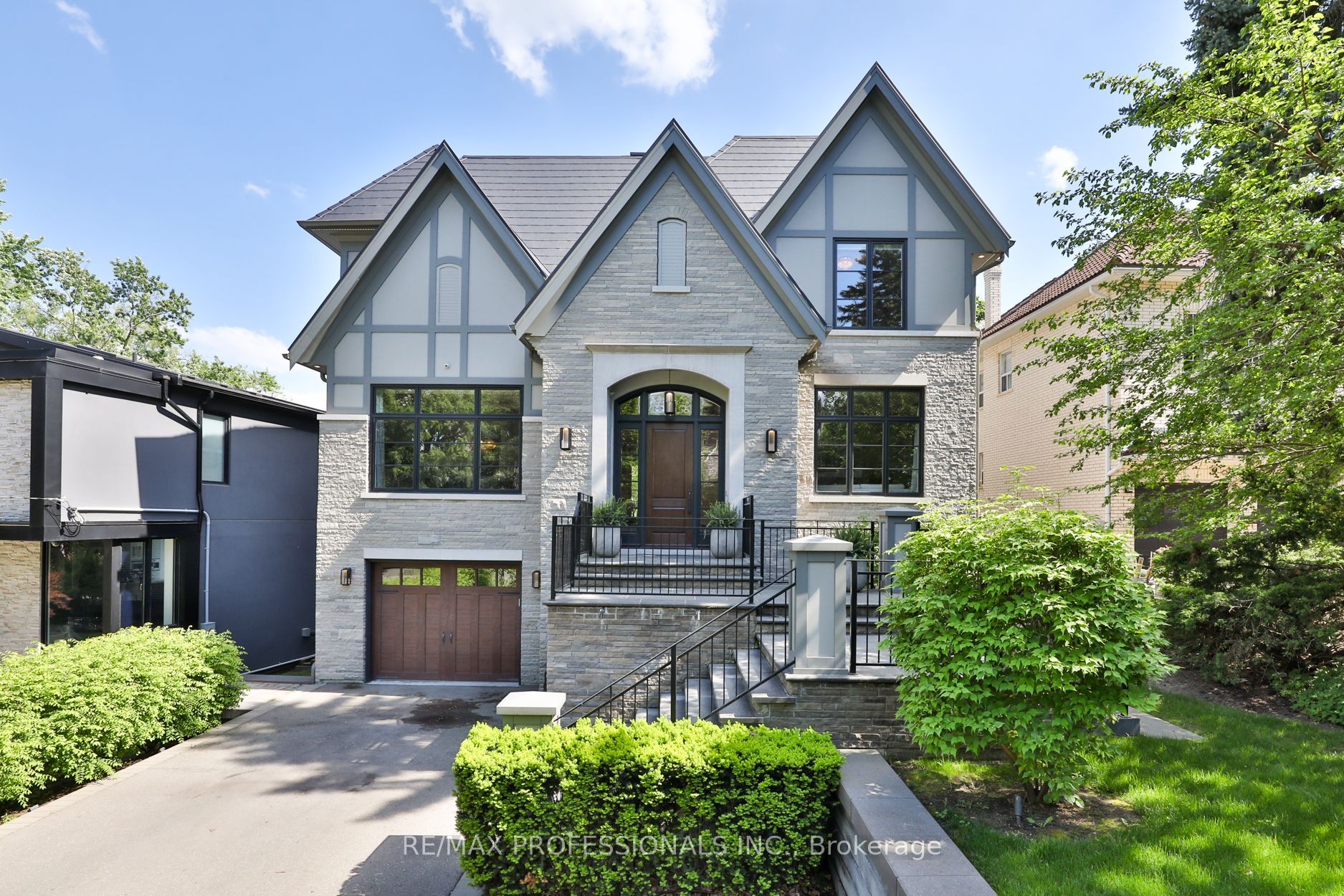 7 hartfield rd, Toronto Ontario, Canada