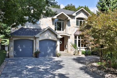 106 chestnut hills parkway, Toronto Ontario, Canada