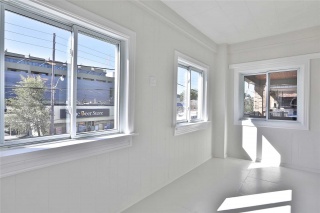 2134 dundas st w, Toronto Ontario, Canada