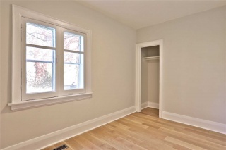 2134 dundas st w, Toronto Ontario, Canada