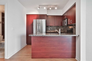 2240 lake shore blvd w, Toronto Ontario, Canada