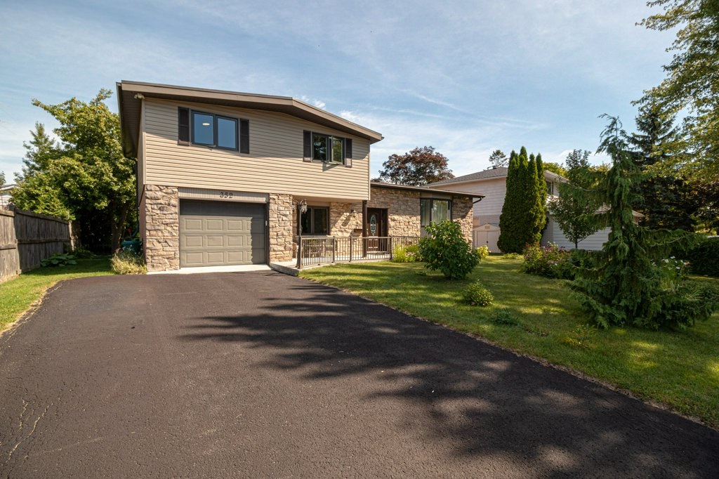 352 Chelsea Road, Kingston Ontario, Canada
