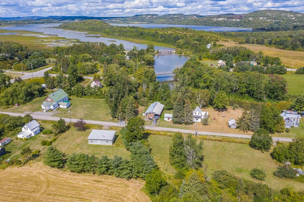 27 Hoath Street, Bruce Mines Ontario, Canada