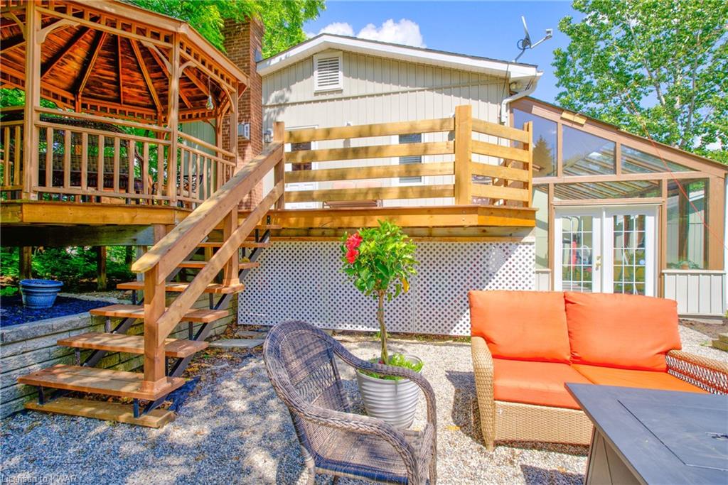 1092 QUEEN Street, New Dundee, Ontario, Canada