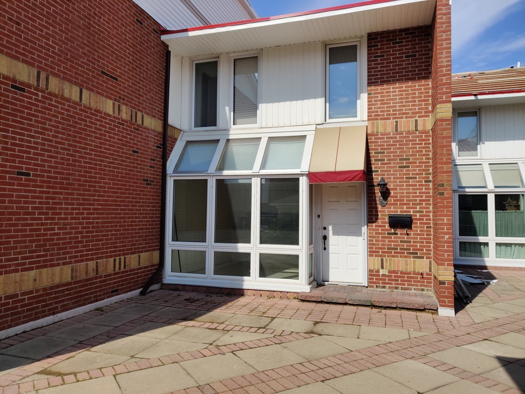 Unit# 54 1 Place D'Armes, Kingston Ontario, Canada