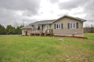 3815 HARROWSMITH RD, Harrowsmith Ontario, Canada