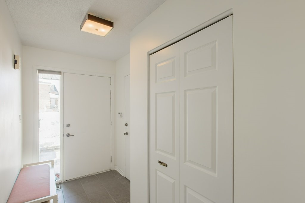904 NOTTINGHILL Avenue, Kingston, Ontario, Canada