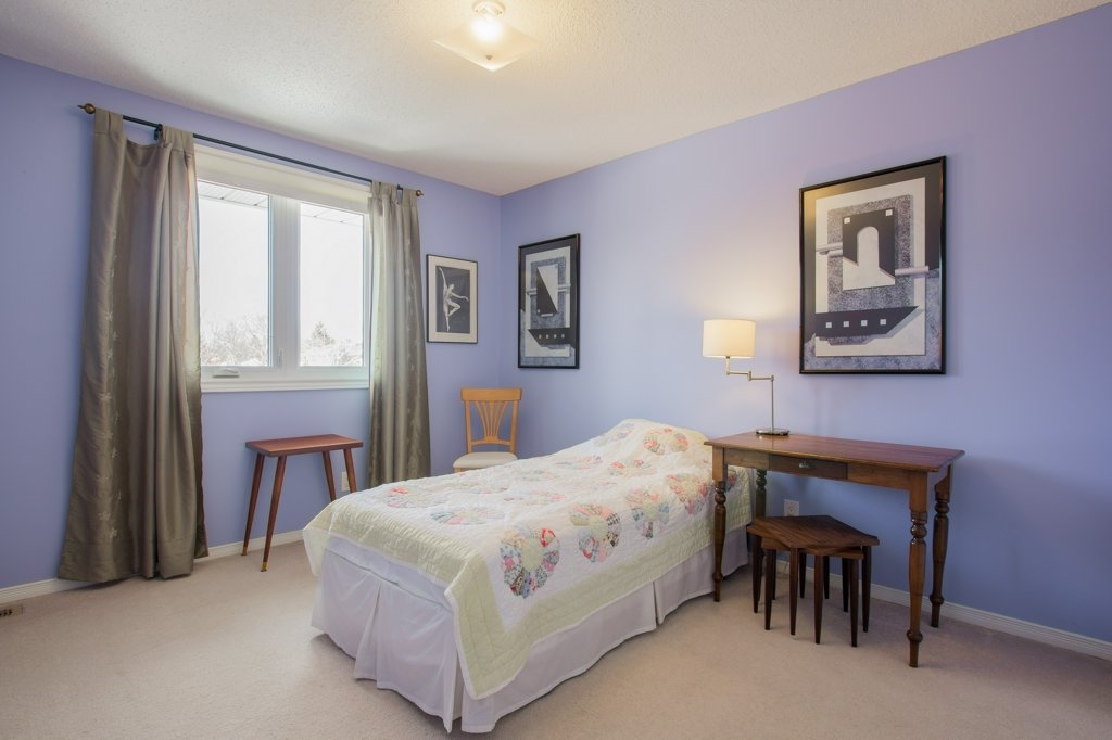 904 NOTTINGHILL Avenue, Kingston, Ontario, Canada