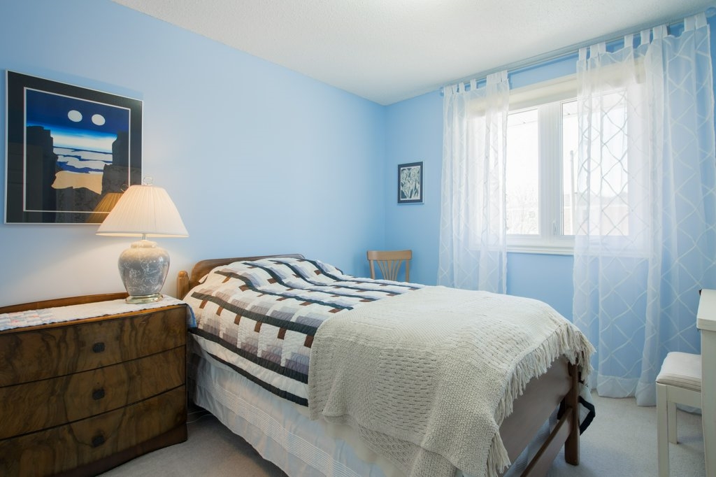 904 NOTTINGHILL Avenue, Kingston, Ontario, Canada