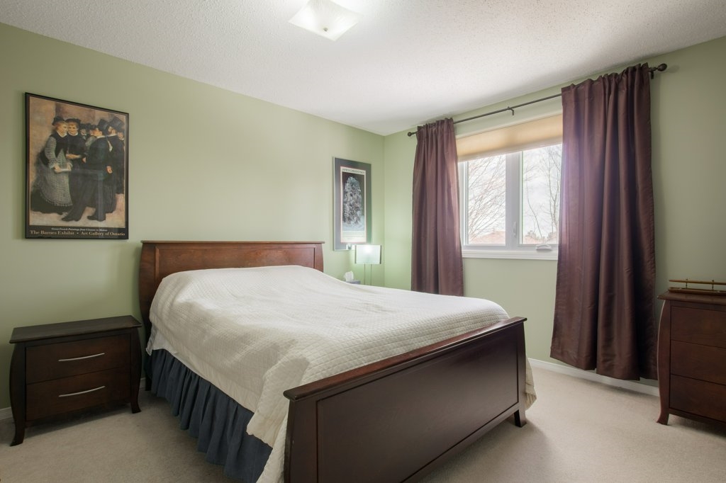 904 NOTTINGHILL Avenue, Kingston, Ontario, Canada