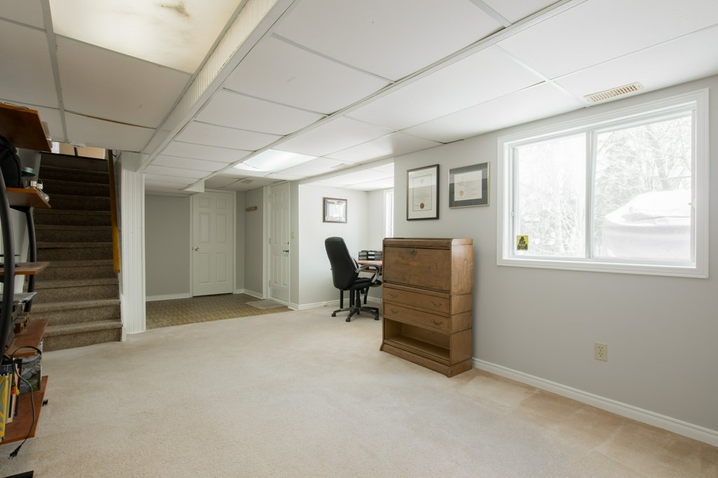 904 NOTTINGHILL Avenue, Kingston, Ontario, Canada