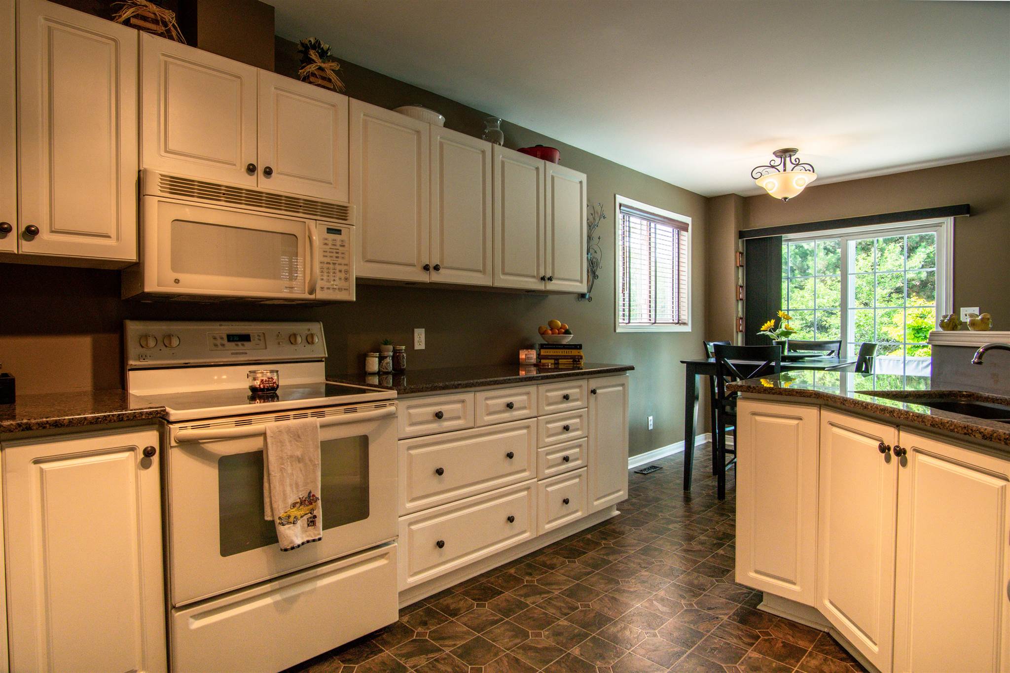 625 Shiloh Avenue, Kingston, Ontario, Canada