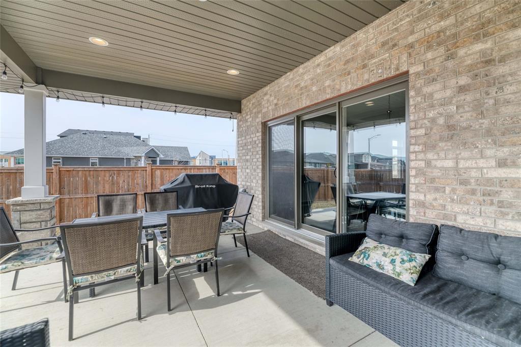 113 LIZUCHA Drive, Sarnia, Ontario, Canada