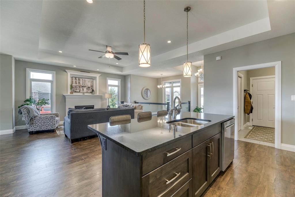 113 LIZUCHA Drive, Sarnia, Ontario, Canada