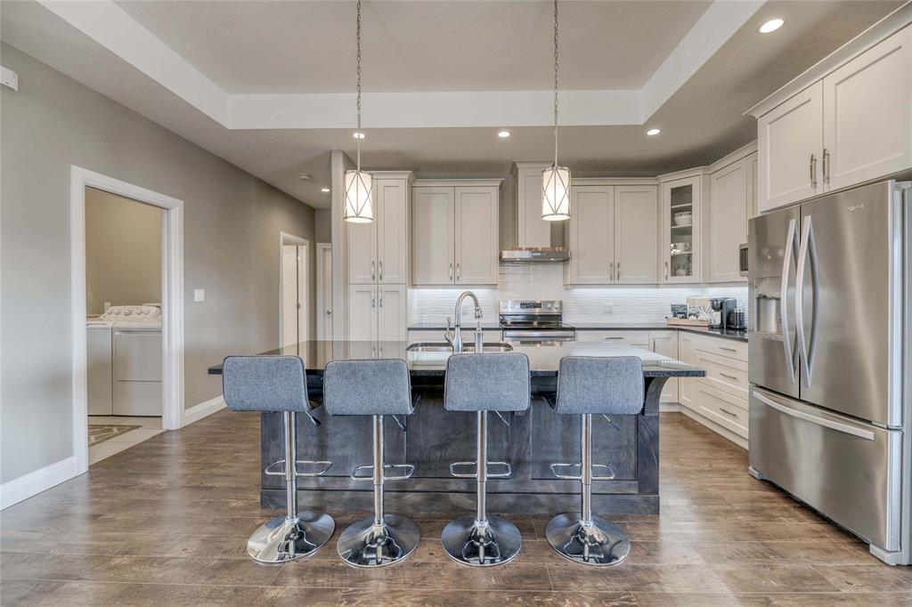 113 LIZUCHA Drive, Sarnia, Ontario, Canada