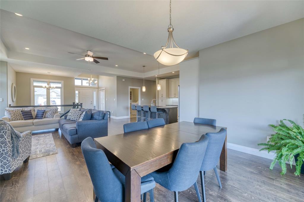 113 LIZUCHA Drive, Sarnia, Ontario, Canada