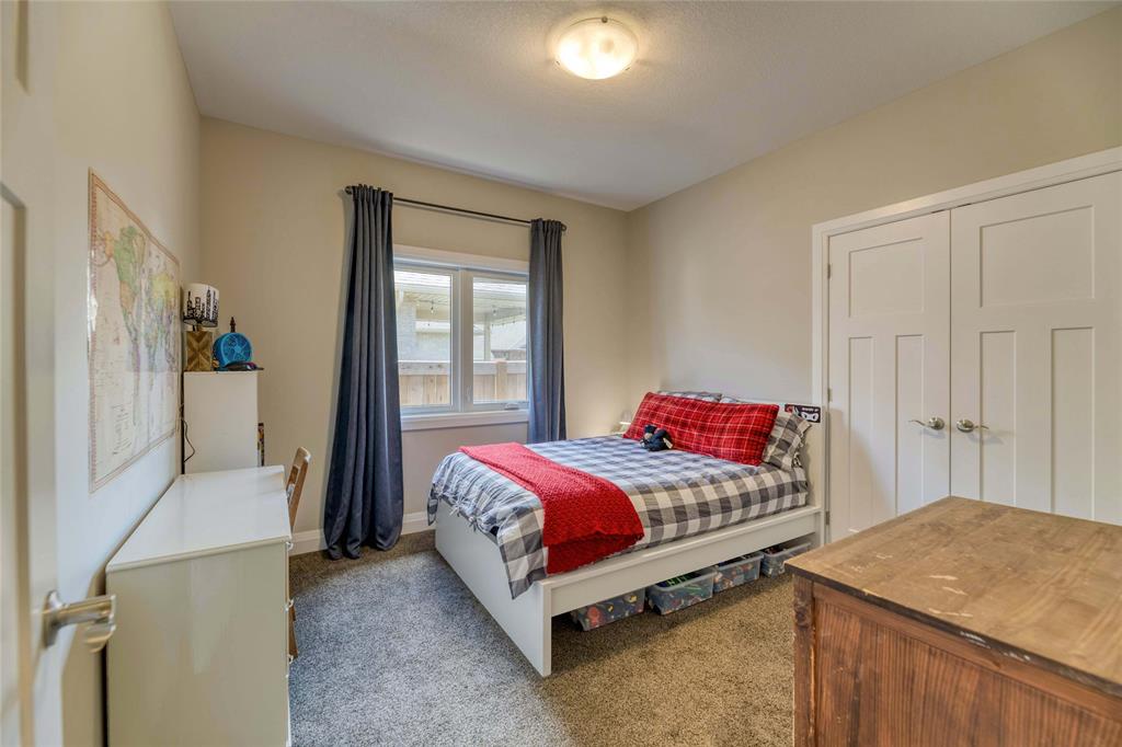 113 LIZUCHA Drive, Sarnia, Ontario, Canada