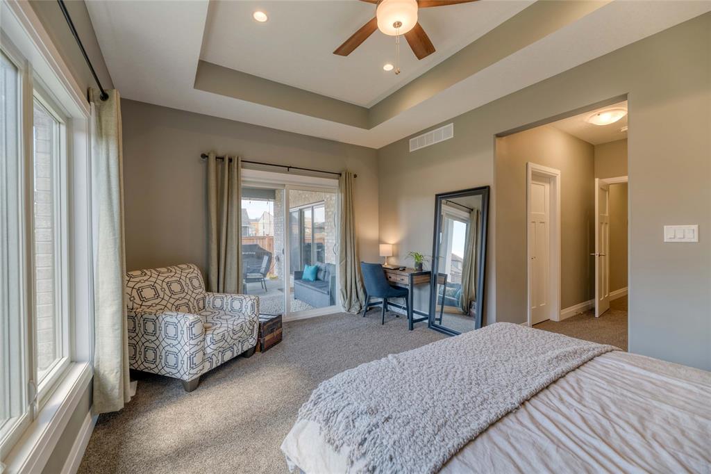 113 LIZUCHA Drive, Sarnia, Ontario, Canada