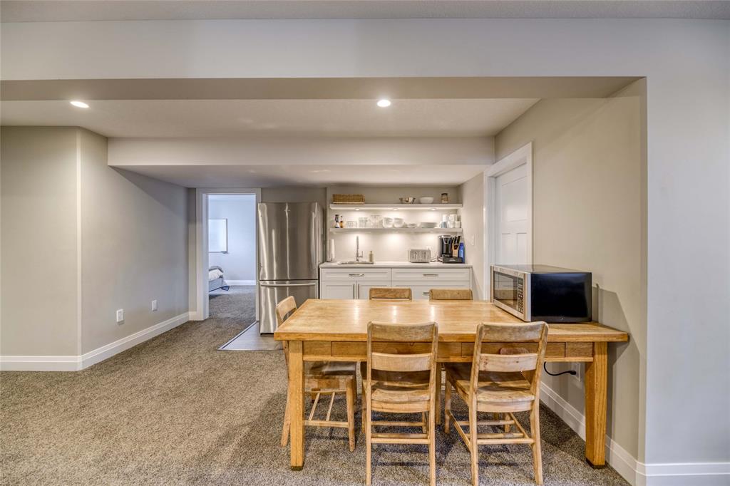 113 LIZUCHA Drive, Sarnia, Ontario, Canada