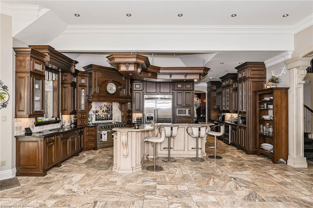 2082 HIDDEN VALLEY Crescent, Kitchener Ontario, Canada