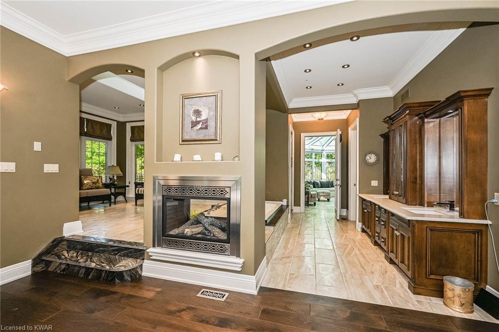 2082 HIDDEN VALLEY Crescent, Kitchener Ontario, Canada