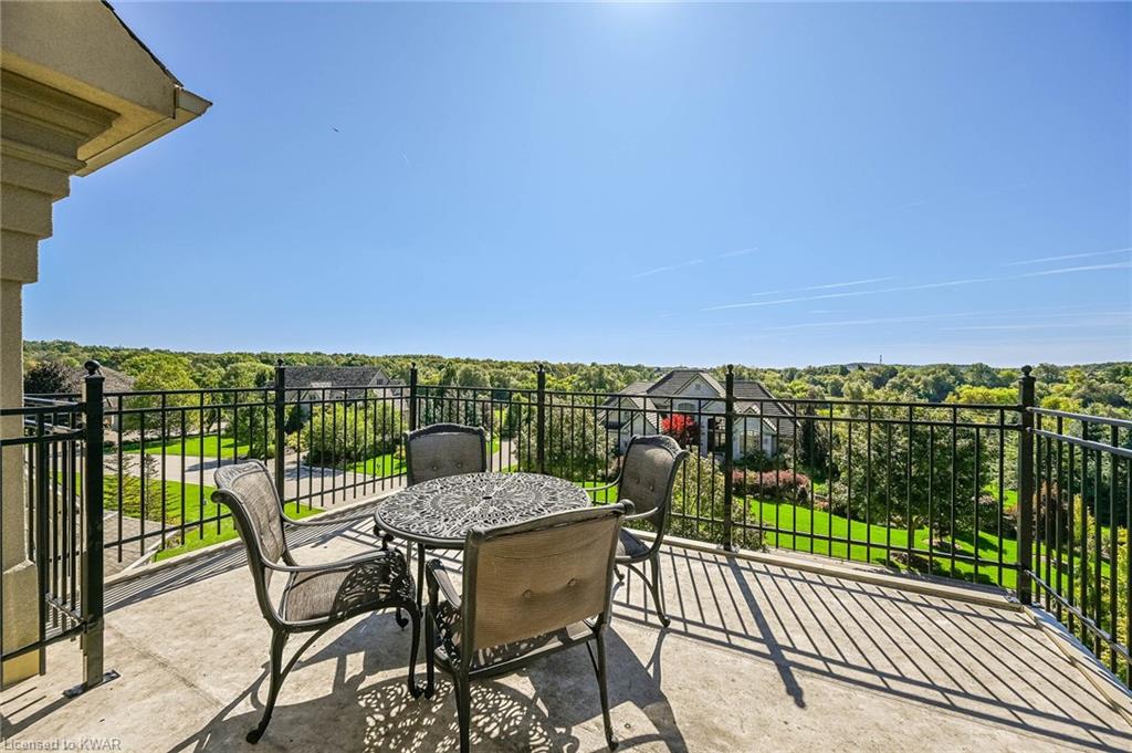 2082 HIDDEN VALLEY Crescent, Kitchener Ontario, Canada