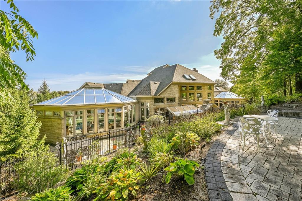 2082 HIDDEN VALLEY Crescent, Kitchener Ontario, Canada