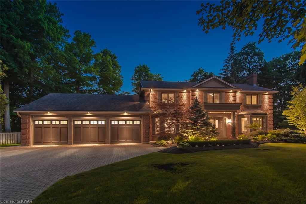 585 EASTGATE Walk, Waterloo, Ontario, Canada
