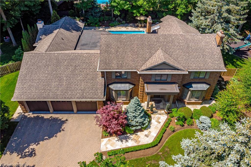 585 EASTGATE Walk, Waterloo, Ontario, Canada
