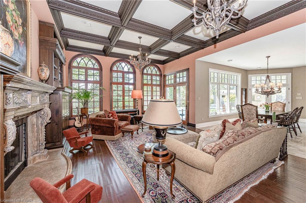 585 EASTGATE Walk, Waterloo, Ontario, Canada
