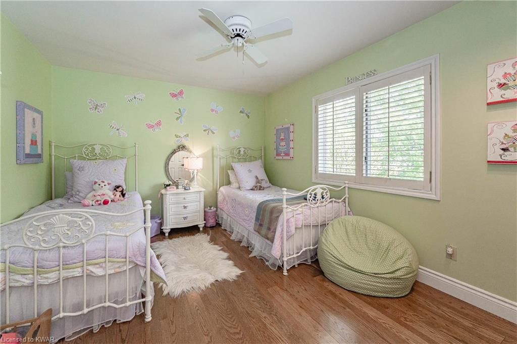 585 EASTGATE Walk, Waterloo, Ontario, Canada
