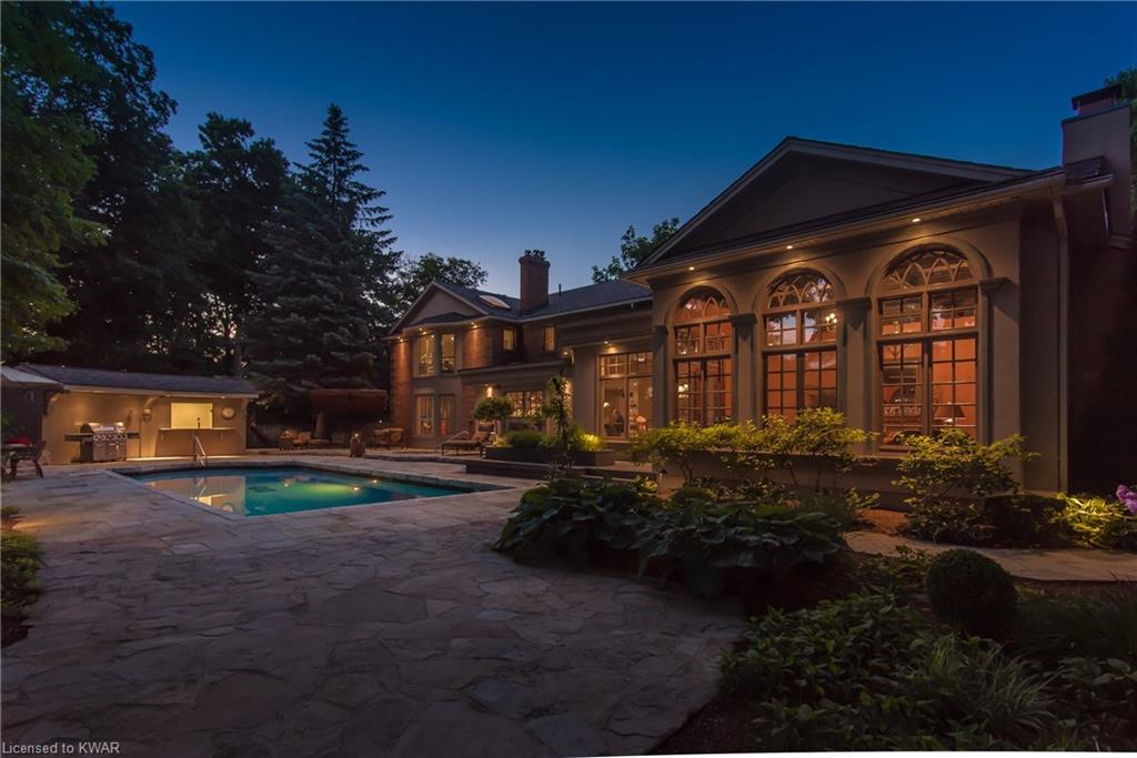 585 EASTGATE Walk, Waterloo, Ontario, Canada